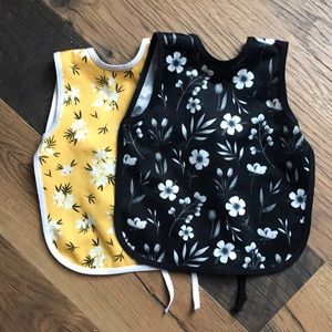 2 Bapron baby bibs